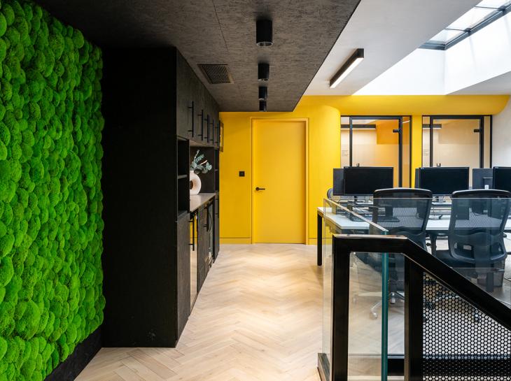 <img src="WEBSITE - (8052)_003 (Thumb).jpg" alt="PLANSTUDIO - award winning, RIBA chartered east London residential architect"/>